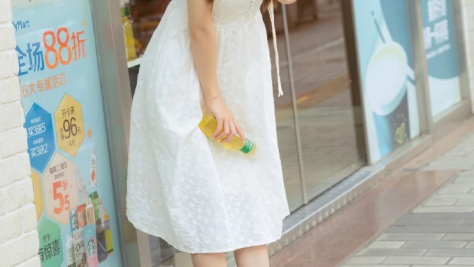 每日比赛合集视频每日主题-女老师大赛视频新篇章：吃瓜-每天赛事-打桩内容深度导览播放预览封面
